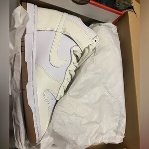 Dunks, Size 6.5 Women
Never worn, New still in box
$100 OBO